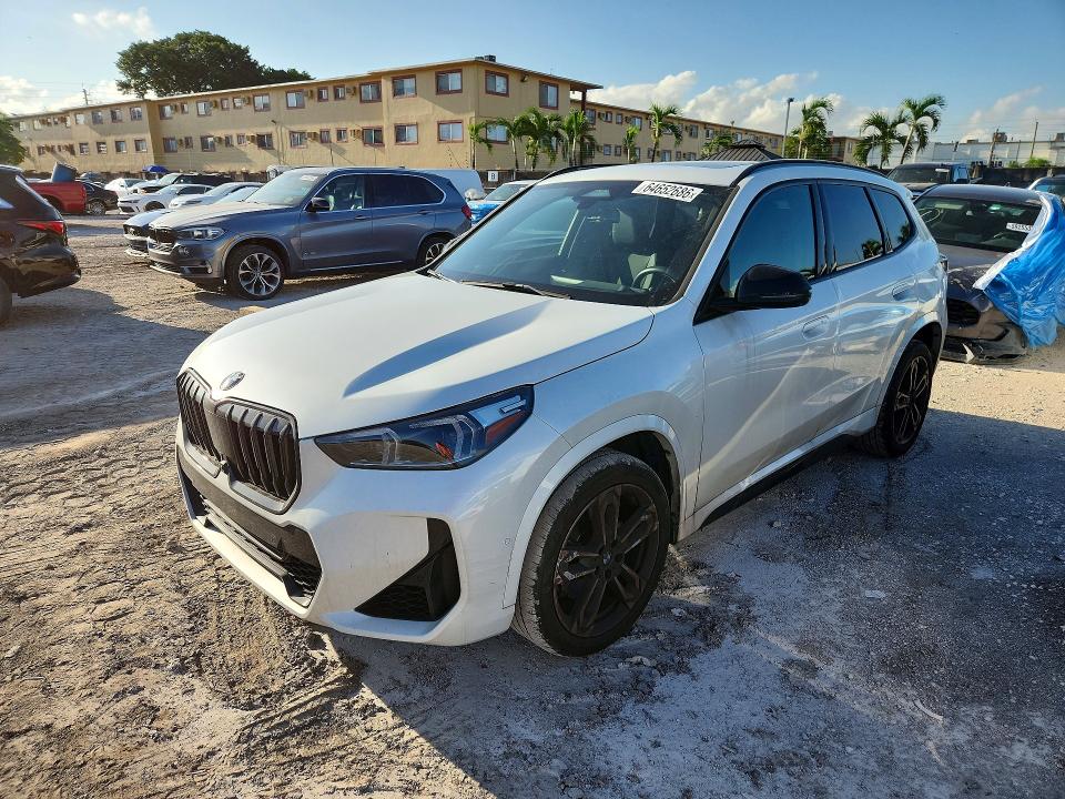 64652686 :رقم المزاد ، WBX73EF01P5X15802 vin ، 2023 Bmw X1 مزاد بيع