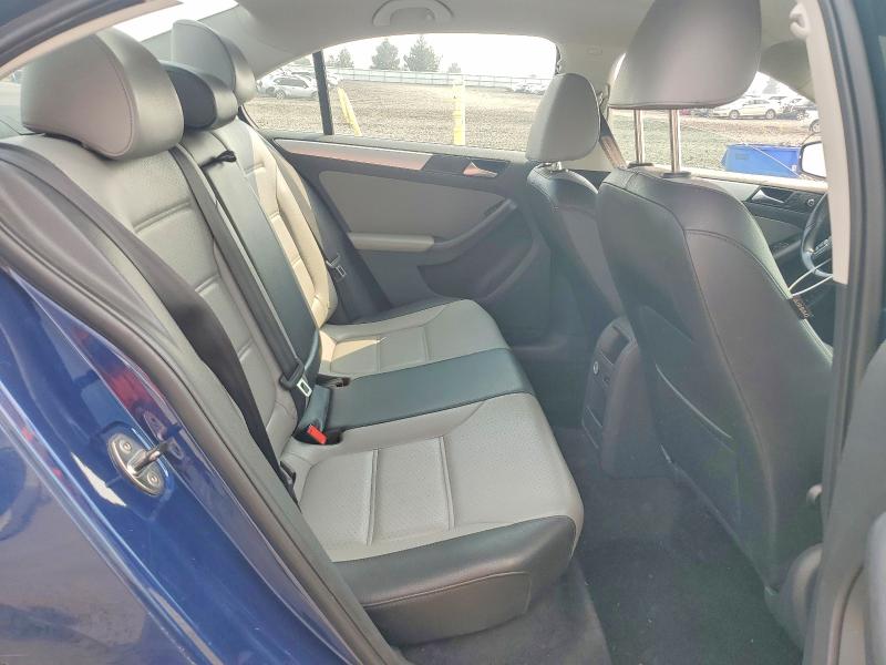 64494276 :رقم المزاد ، 3VW637AJXDM295156 vin ، 2013 Volkswagen Jetta مزاد بيع
