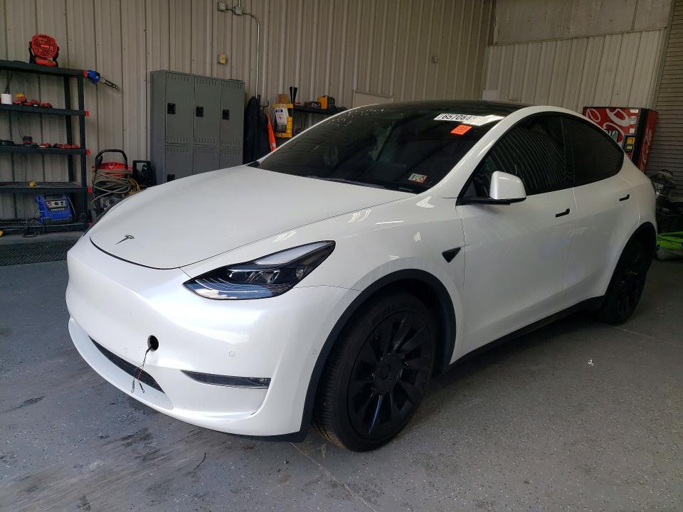 2021 Tesla Model Y მანქანა იყიდება აუქციონზე, vin: 5YJYGDED1MF103744, აუქციონის ნომერი: 65708436
