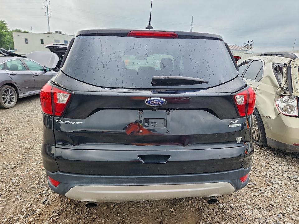 2019 Ford Escape მანქანა იყიდება აუქციონზე, vin: 1FMCU0GD4KUB85414, აუქციონის ნომერი: 64482826