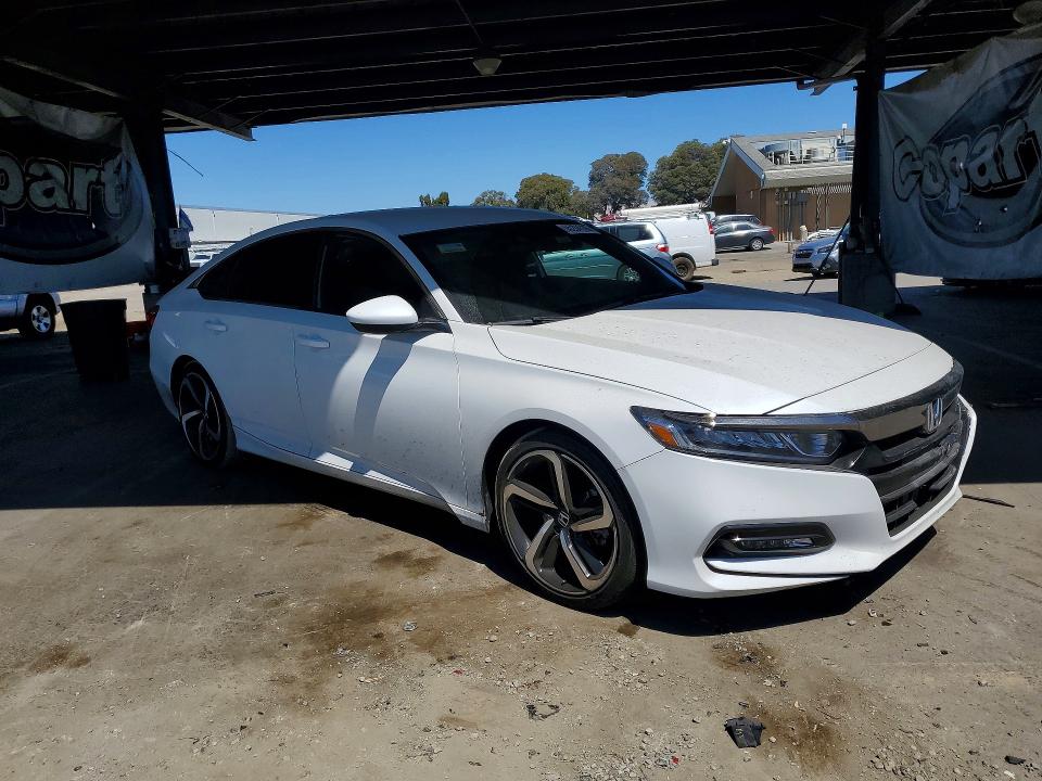 65284706 :رقم المزاد ، 1HGCV1F38JA147833 vin ، 2018 Honda Accord مزاد بيع