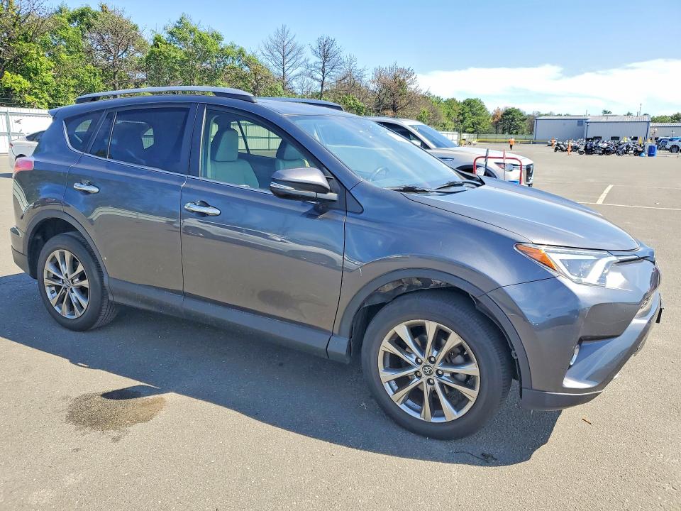 63870816 :رقم المزاد ، JTMDFREV3JD253977 vin ، 2018 Toyota Rav4 مزاد بيع
