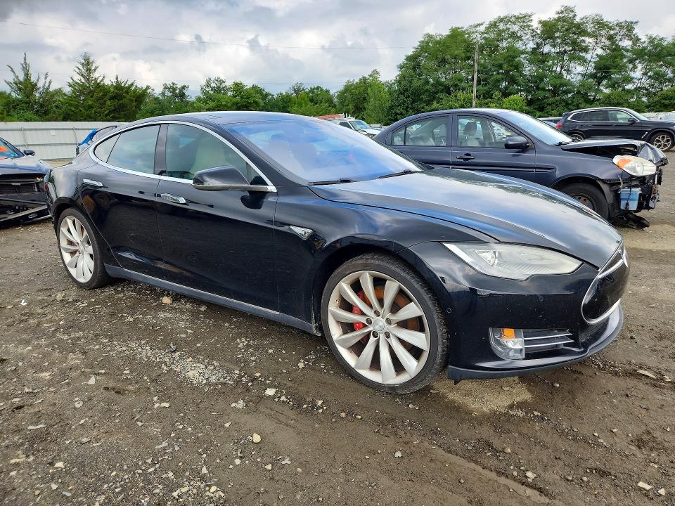Продаж на аукціоні авто 2014 Tesla Model S, vin: 5YJSA1H27EFP66110, номер лоту: 63791956