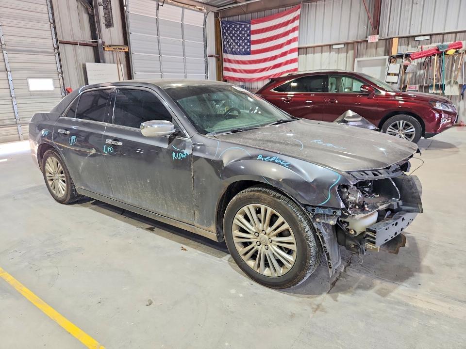 63230556 :رقم المزاد ، 2C3CCAKG4EH260445 vin ، 2014 Chrysler 300c مزاد بيع