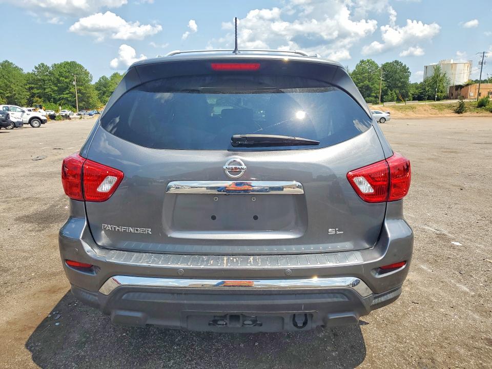 64796206 :رقم المزاد ، 5N1DR2MN1HC641415 vin ، 2017 Nissan Pathfinder مزاد بيع