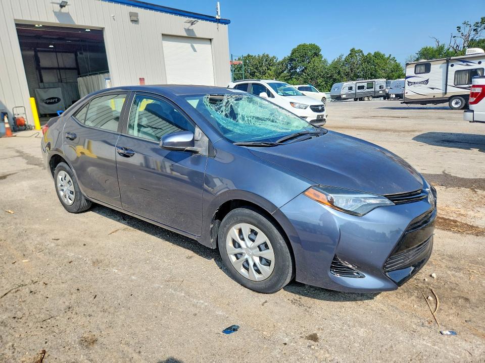 62837936 :رقم المزاد ، 5YFBURHE6HP708675 vin ، 2017 Toyota Corolla مزاد بيع