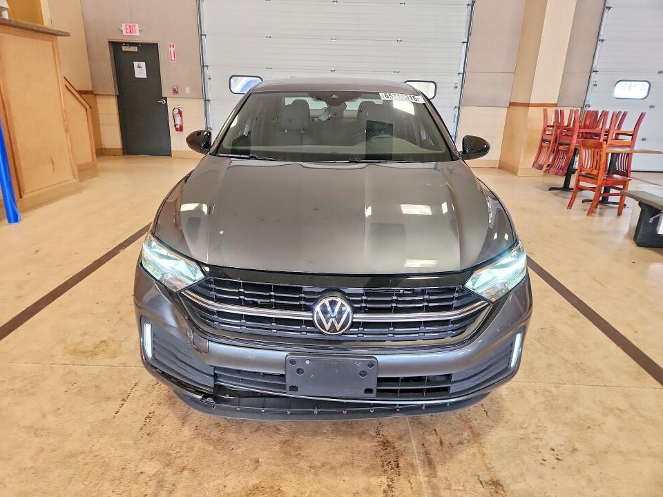 65741316 :رقم المزاد ، 3VWAM7BU8PM045161 vin ، 2023 Volkswagen Jetta مزاد بيع