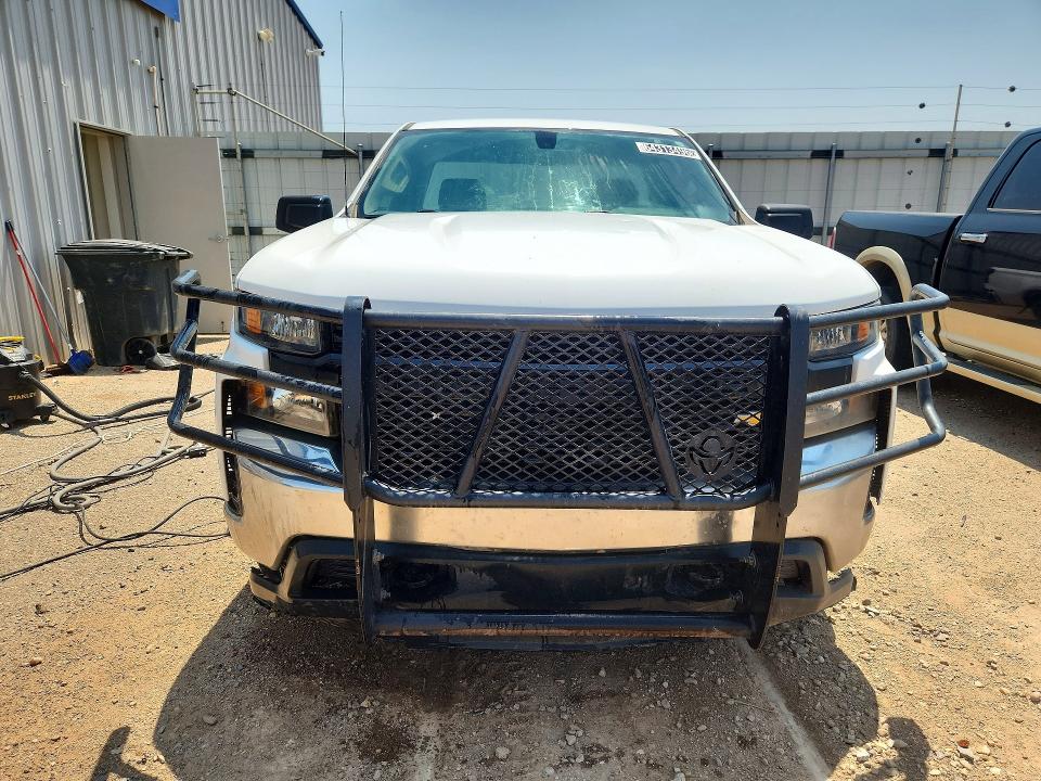 64313496 :رقم المزاد ، 3GCNYAEH8LG302204 vin ، 2020 Chevrolet Silverado مزاد بيع