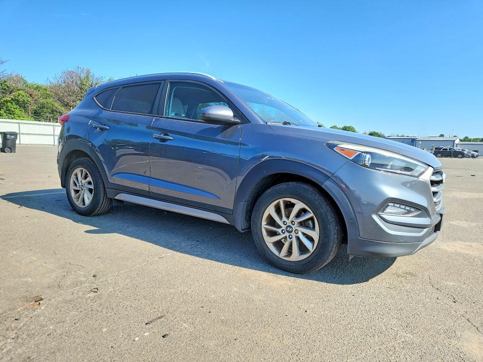 63967466 :رقم المزاد ، KM8J3CA49HU551171 vin ، 2017 Hyundai Tucson مزاد بيع