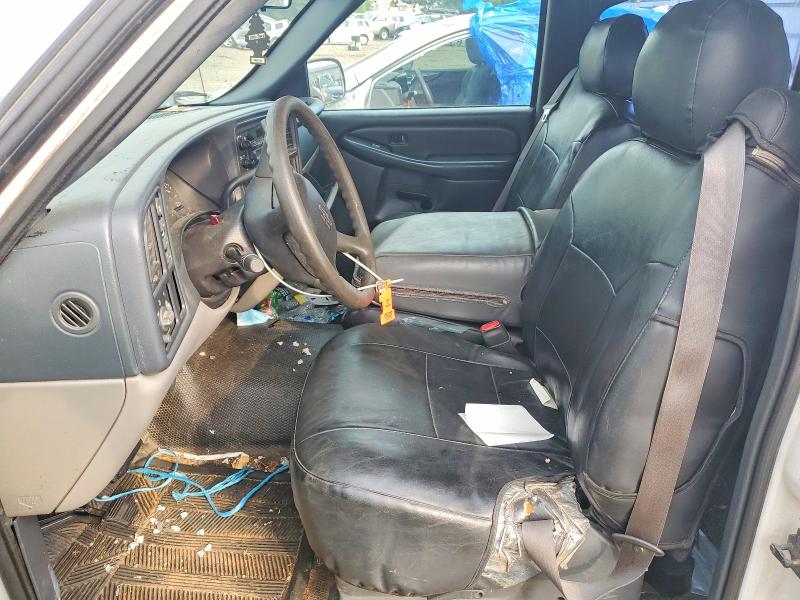 2000 Chevrolet Suburban მანქანა იყიდება აუქციონზე, vin: 3GNGK26U4YG170889, აუქციონის ნომერი: 65290966