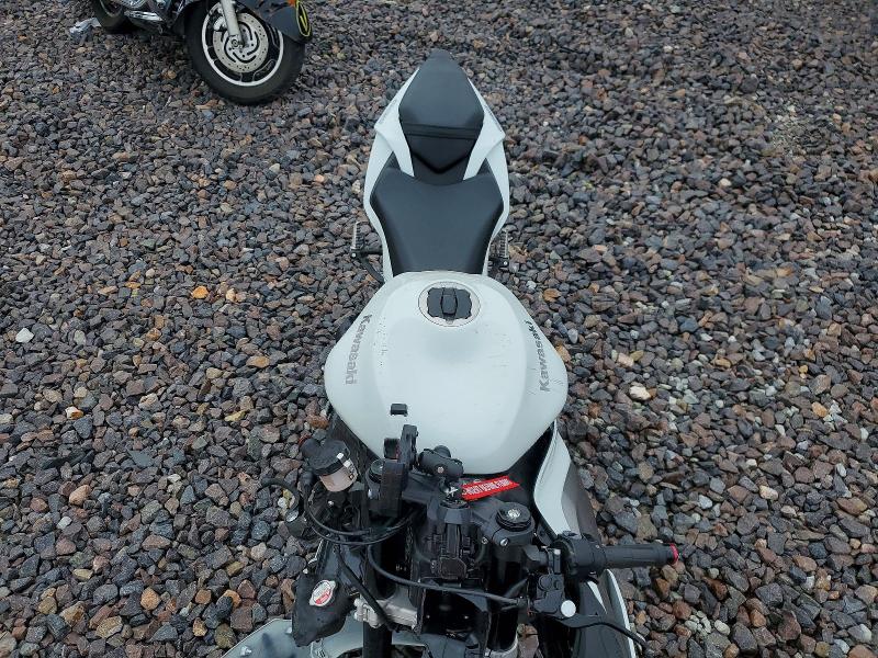 64976696 :رقم المزاد ، JKBZXJK13RA000439 vin ، 2024 Kawasaki Zx636 مزاد بيع