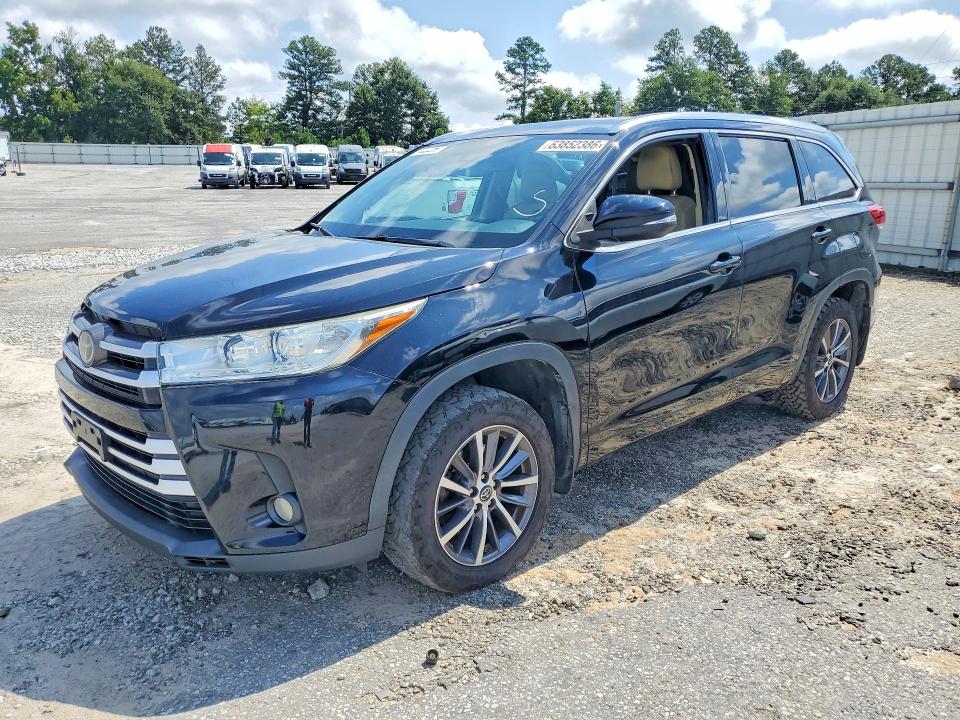 2018 Toyota Highlander მანქანა იყიდება აუქციონზე, vin: 5TDJZRFH7JS531609, აუქციონის ნომერი: 63852386