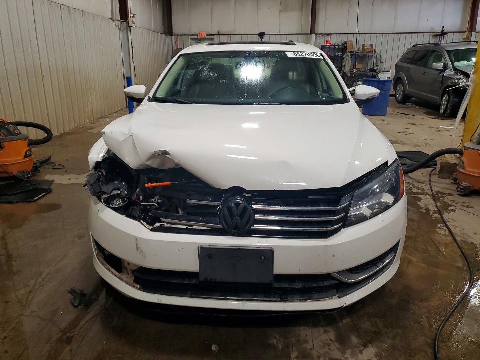 66270496 :رقم المزاد ، 1VWBP7A32CC095215 vin ، 2012 Volkswagen Passat مزاد بيع