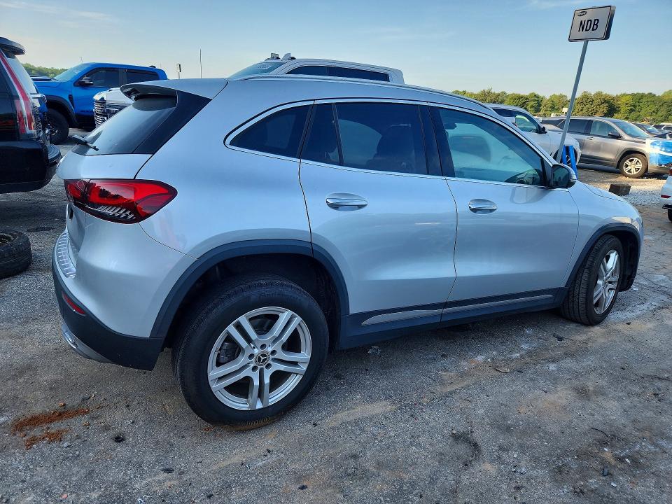 64224436 :رقم المزاد ، W1N4N4GB7MJ201470 vin ، 2021 Mercedes-benz Gla مزاد بيع