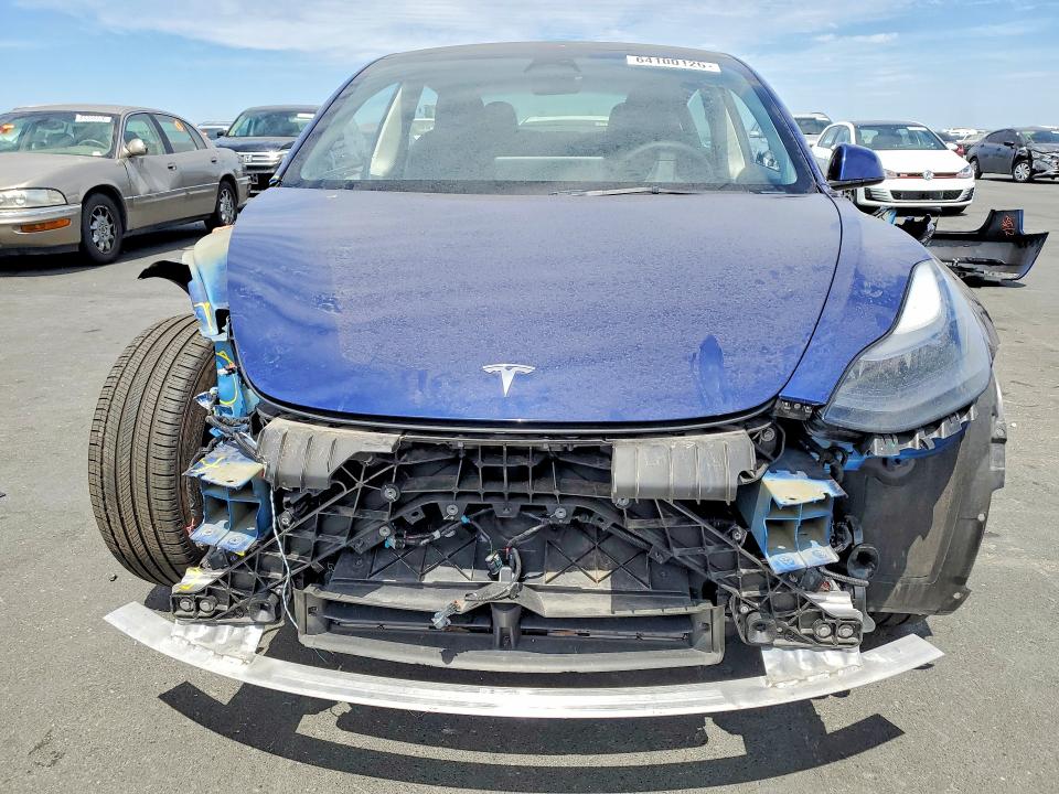 64100126 :رقم المزاد ، 5YJ3E1EA1PF487632 vin ، 2023 Tesla Model 3 مزاد بيع