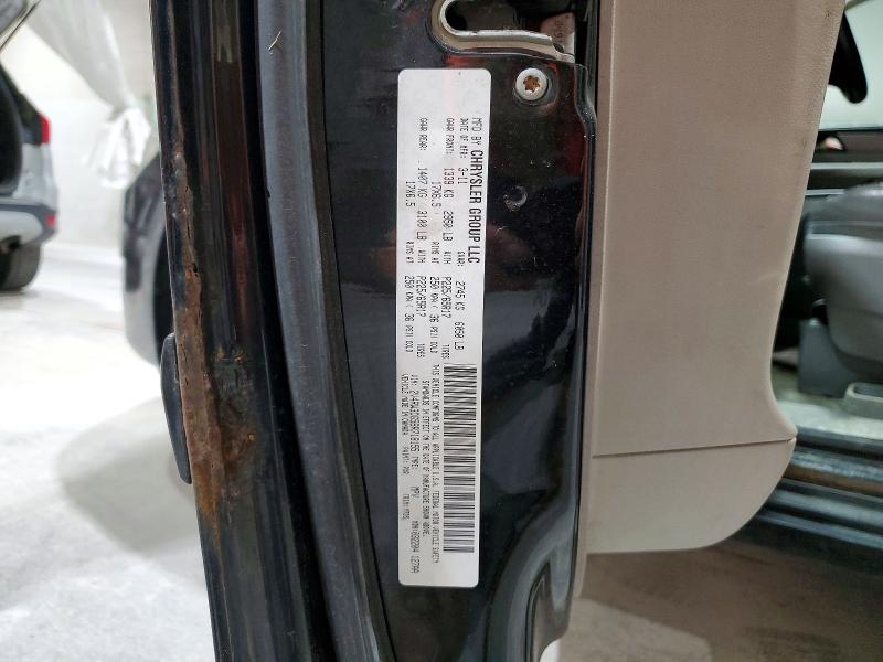 64323246 :رقم المزاد ، 2V4RW3DG5BR718155 vin ، 2011 Volkswagen Routan مزاد بيع