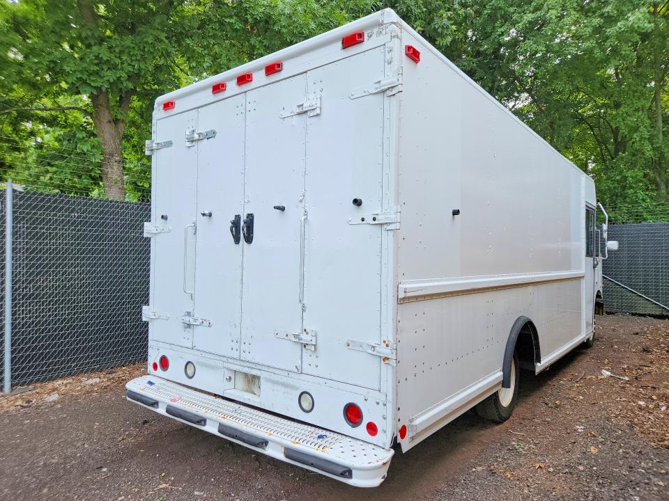2004 Freightliner Mt45 Chassis მანქანა იყიდება აუქციონზე, vin: 4UZAANCP74CM43382, აუქციონის ნომერი: 62080646