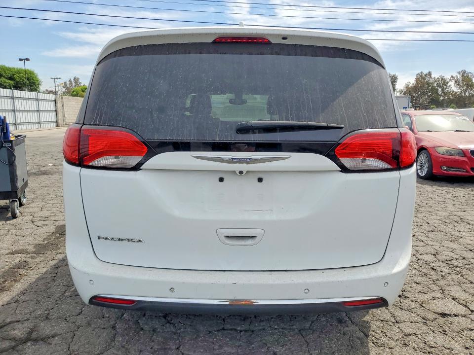Продажа на аукционе авто 2018 Chrysler Pacifica, vin: 2C4RC1BGXJR110558, номер лота: 65938326