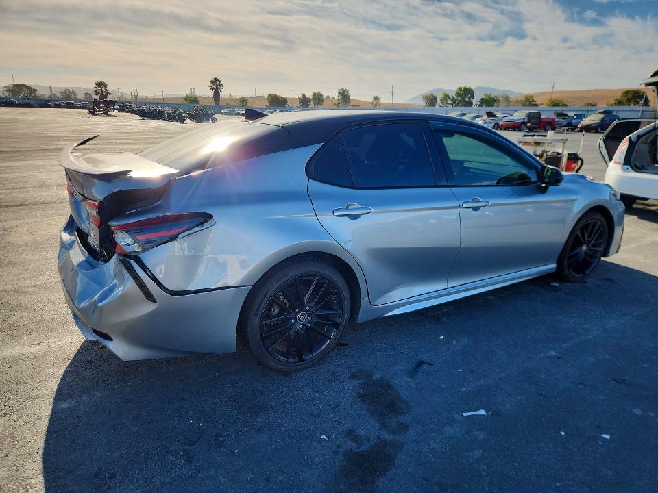 66406896 :رقم المزاد ، 4T1K31AK3MU020002 vin ، 2021 Toyota Camry مزاد بيع