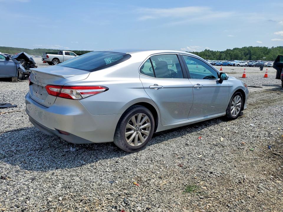 2018 Toyota Camry მანქანა იყიდება აუქციონზე, vin: 4T1B11HK8JU078095, აუქციონის ნომერი: 64470666