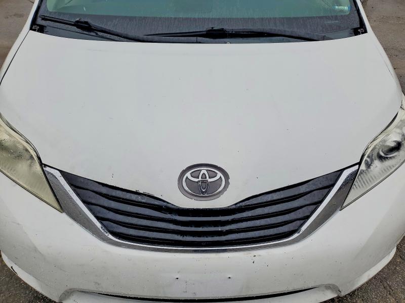 Продажа на аукционе авто 2013 Toyota Sienna, vin: 5TDKK3DC7DS283296, номер лота: 64143956