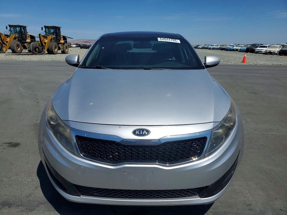 64044706 :رقم المزاد ، KNAGN4A76B5171731 vin ، 2011 Kia Optima مزاد بيع