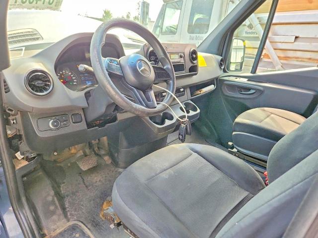 61791796 :رقم المزاد ، WD4PF0CD9KP091118 vin ، 2019 Mercedes-benz Sprinter مزاد بيع