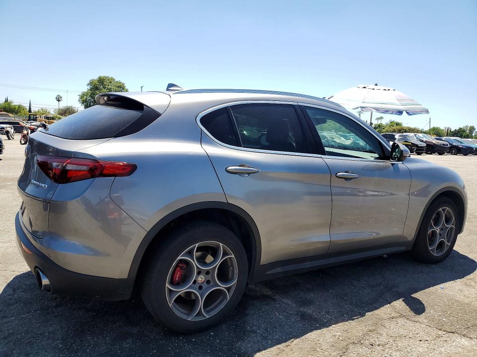 Продаж на аукціоні авто 2018 Alfa Romeo Stelvio, vin: ZASFAKBN6J7B66843, номер лоту: 64586116