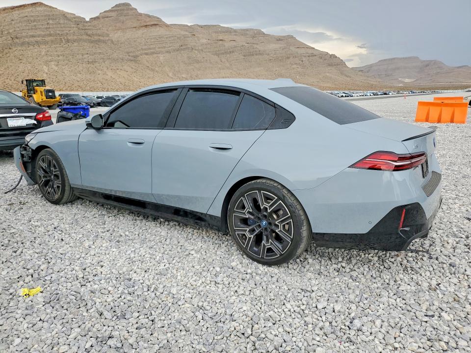 64603756 :رقم المزاد ، WBY33FK04SCU68656 vin ، 2025 Bmw I5 مزاد بيع
