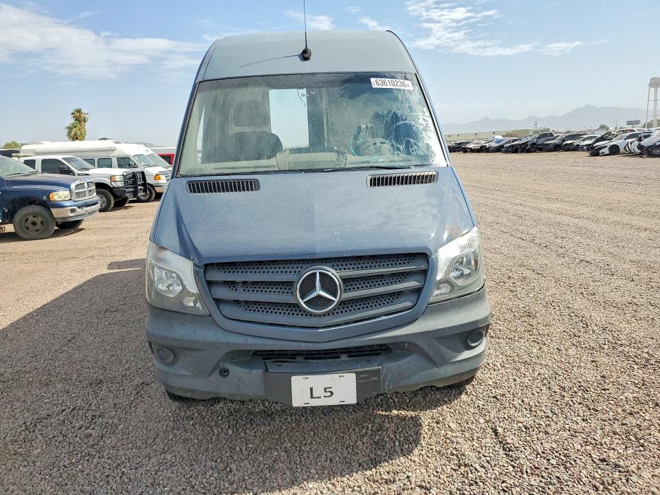 63610236 :رقم المزاد ، WD3PE7CD7JP632035 vin ، 2018 Mercedes-benz Sprinter مزاد بيع