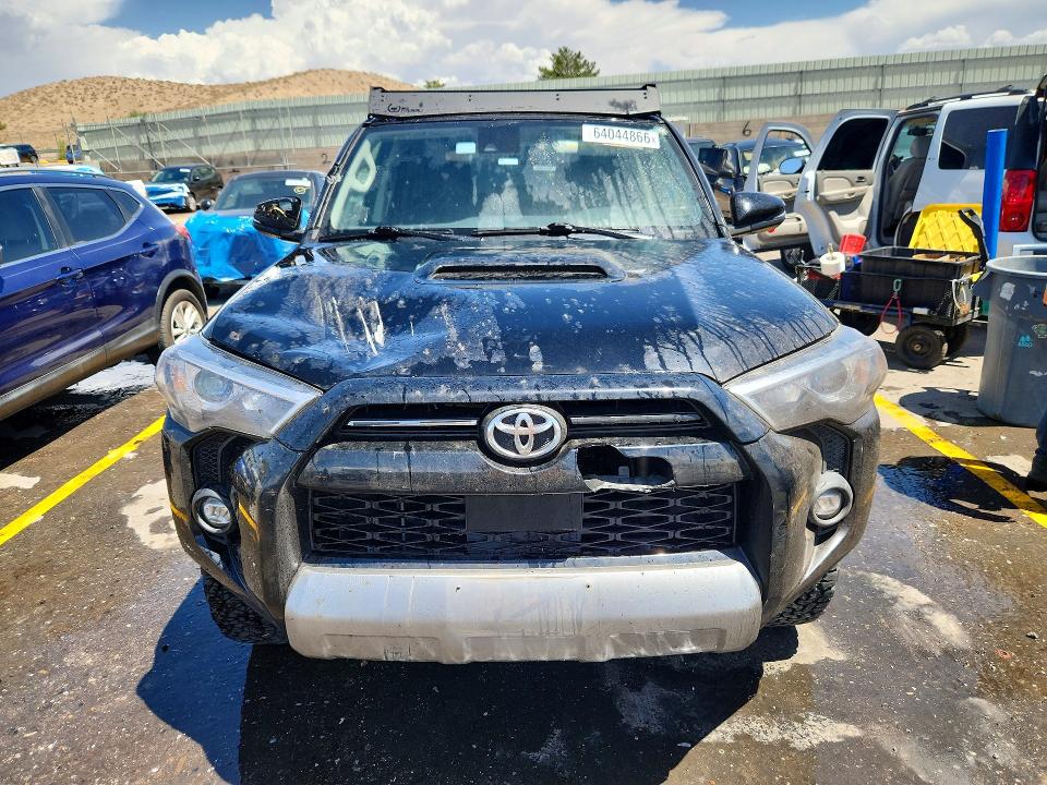 64044866 :رقم المزاد ، JTERU5JR0M5931673 vin ، 2021 Toyota 4runner مزاد بيع
