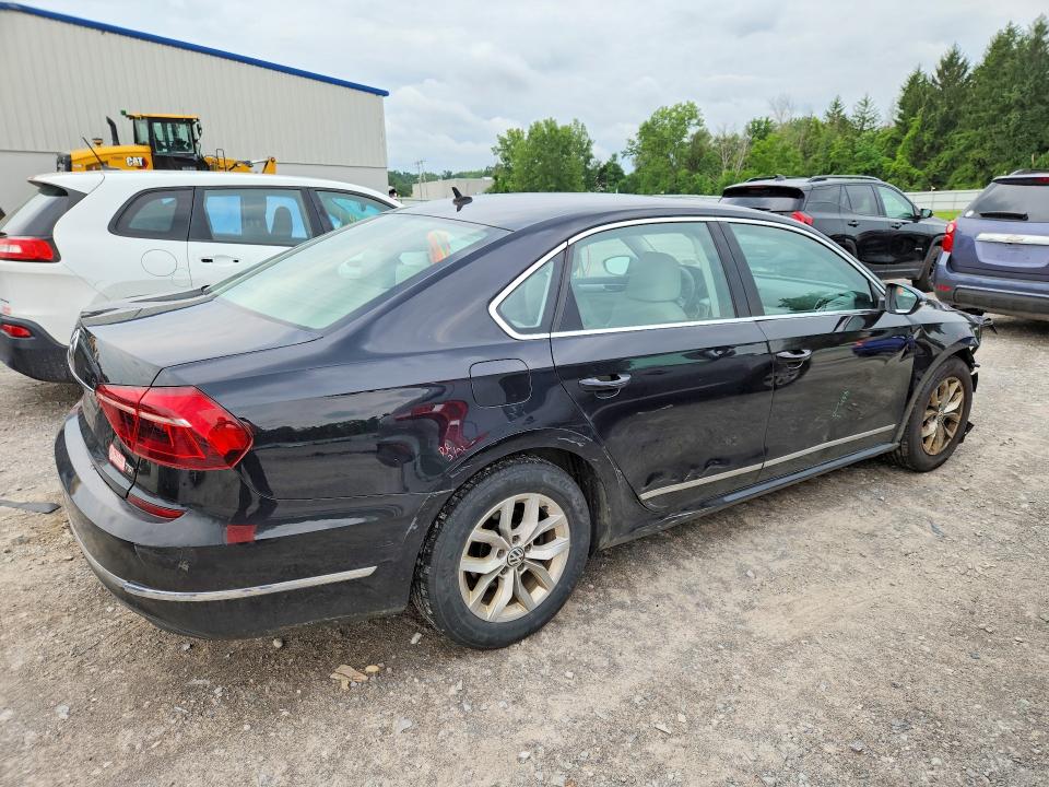 64433926 :رقم المزاد ، 1VWAT7A37HC068235 vin ، 2017 Volkswagen Passat مزاد بيع