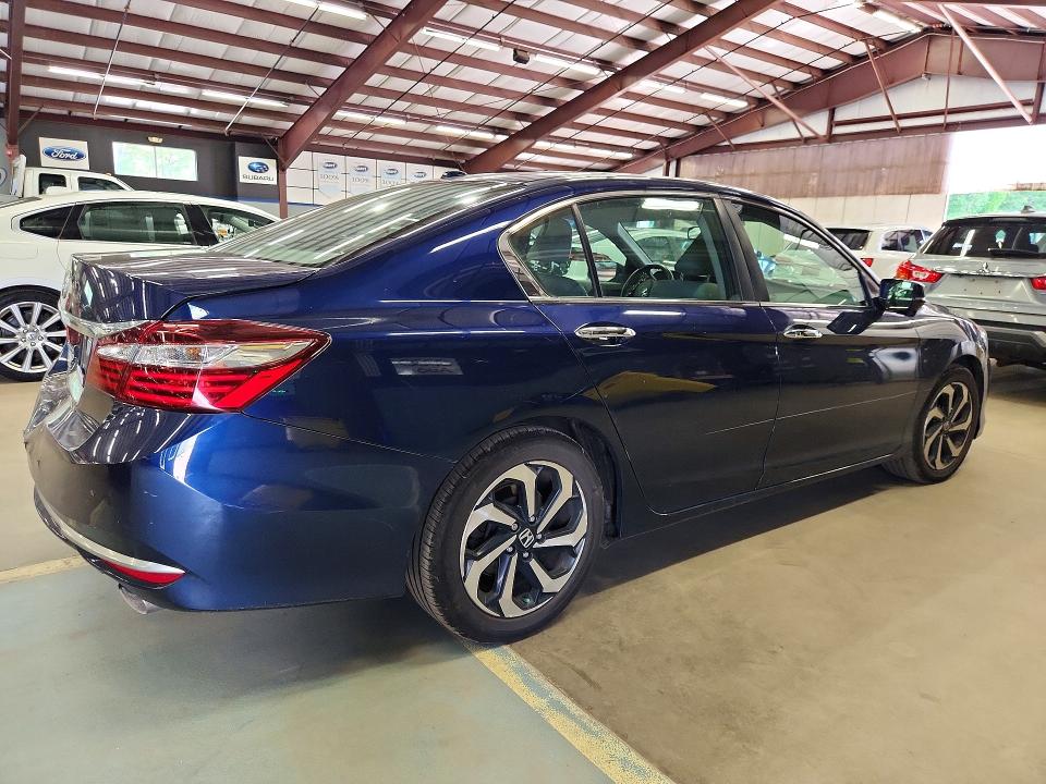 Продажа на аукционе авто 2017 Honda Accord, vin: 1HGCR2F89HA112153, номер лота: 64455506