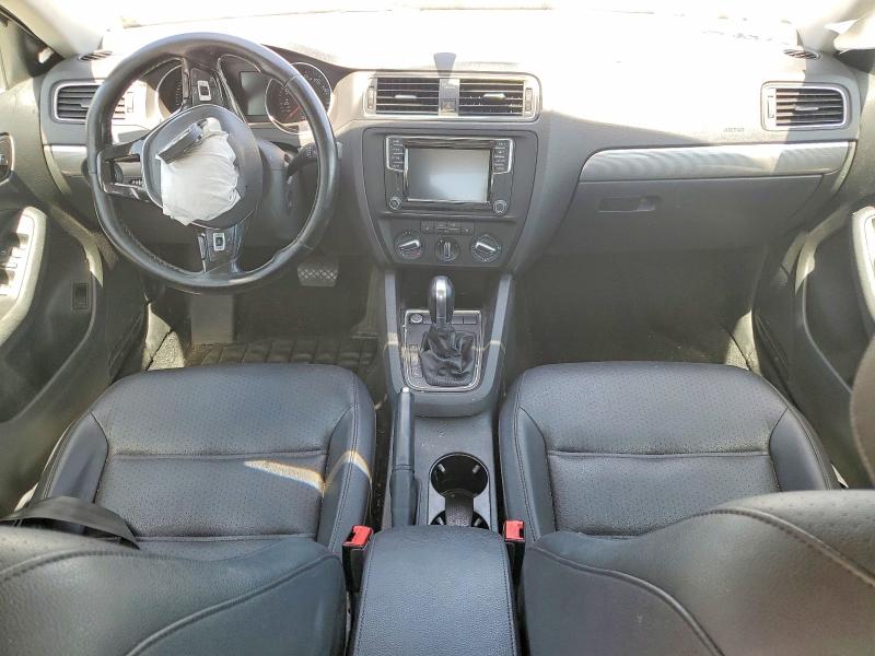 66133056 :رقم المزاد ، 3VWDB7AJ7HM393979 vin ، 2017 Volkswagen Jetta مزاد بيع