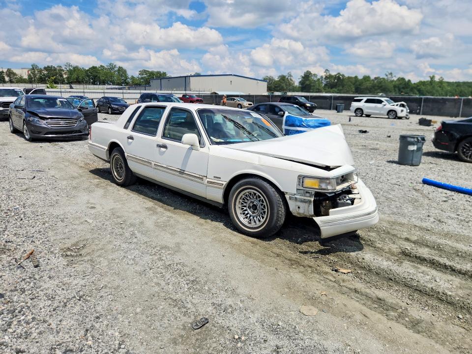 1996 Lincoln Town Car მანქანა იყიდება აუქციონზე, vin: 1LNLM81W6TY717314, აუქციონის ნომერი: 63578026