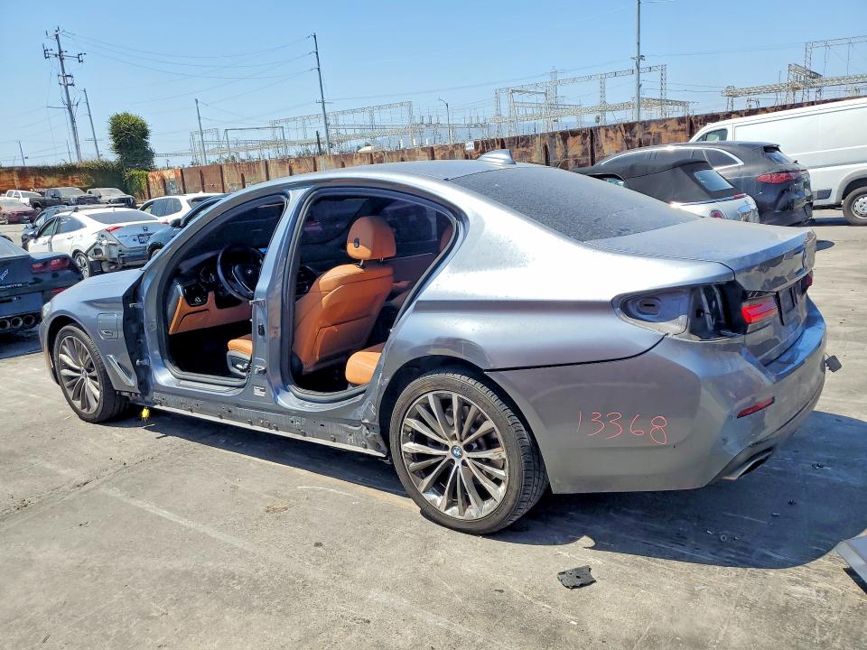 63607176 :رقم المزاد ، WBA13AG04NCK15987 vin ، 2022 Bmw 530e مزاد بيع