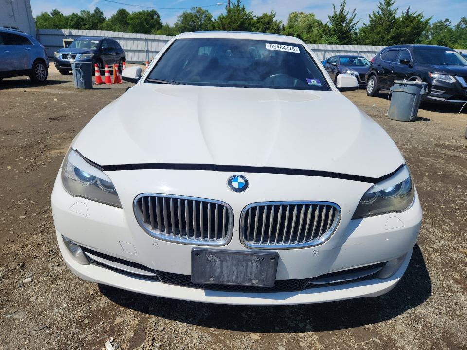 2011 Bmw 550 მანქანა იყიდება აუქციონზე, vin: WBAFR9C52BC758710, აუქციონის ნომერი: 63484476