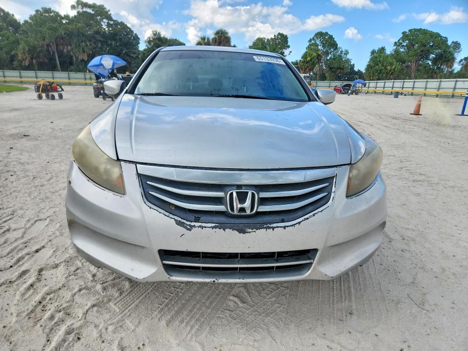65133936 :رقم المزاد ، 1HGCP2F33CA215426 vin ، 2012 Honda Accord مزاد بيع