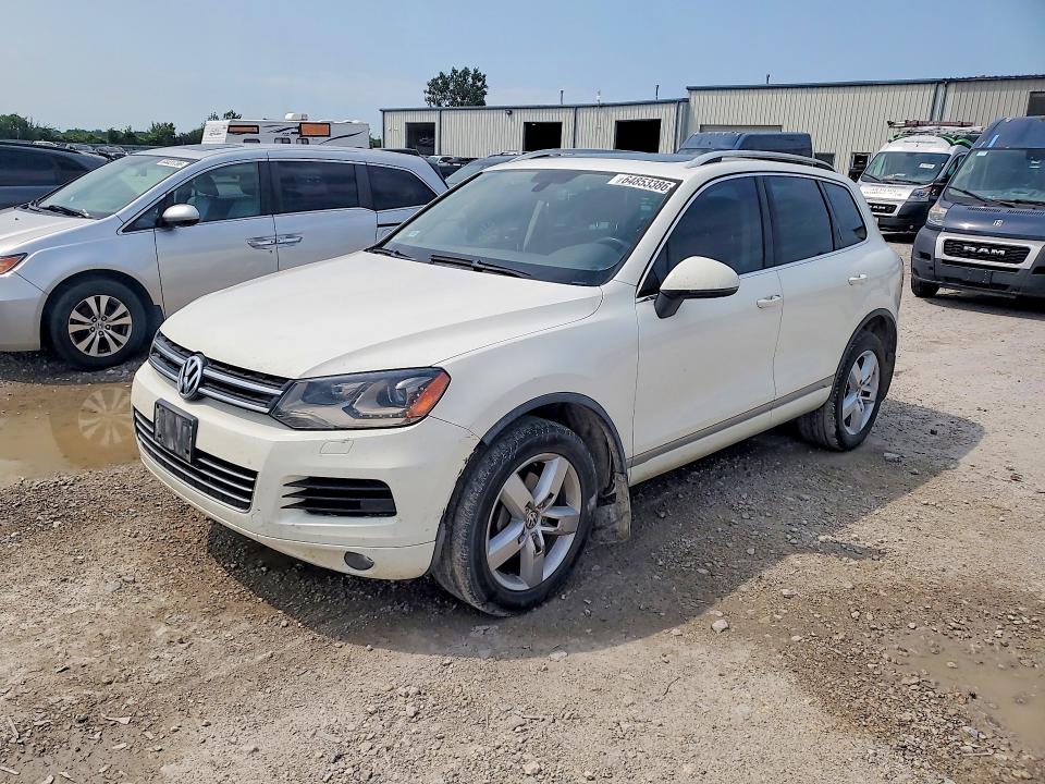 Auction sale of the 2012 Volkswagen Touareg, vin: WVGFF9BP3CD003135, lot number: 64853386