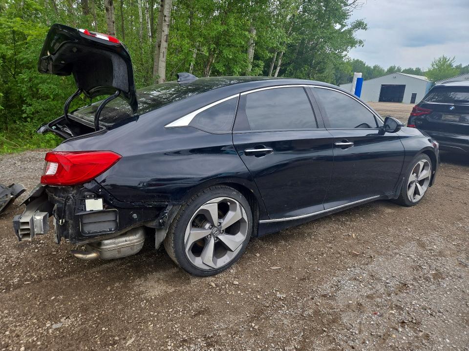 Продаж на аукціоні авто 2018 Honda Accord, vin: 1HGCV1F90JA806928, номер лоту: 85630695
