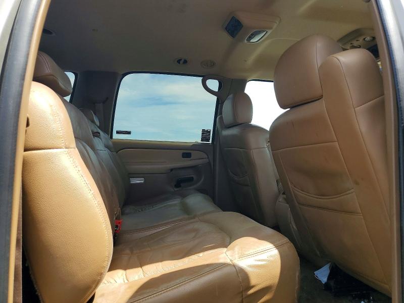 Продажа на аукционе авто 2000 Chevrolet Suburban, vin: 3GNFK16T9YG139828, номер лота: 65566276
