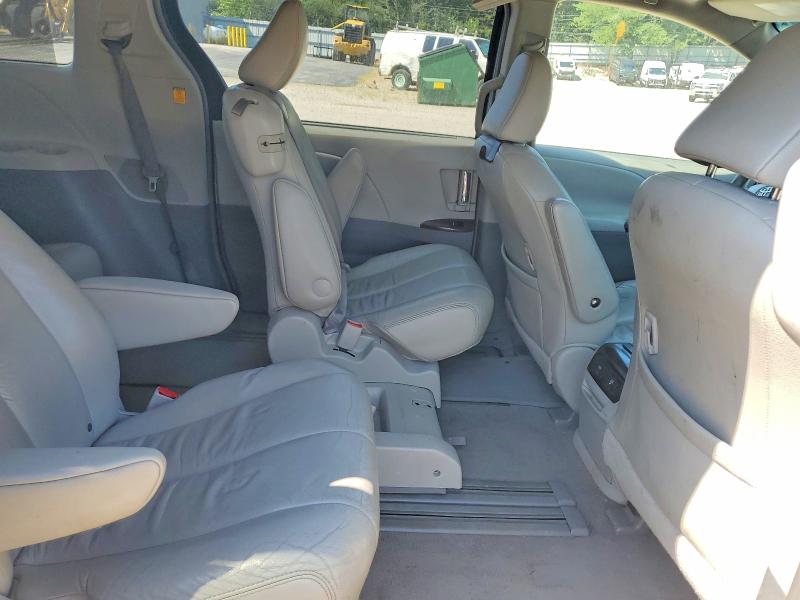 65259446 :رقم المزاد ، 5TDYK3DC6BS059685 vin ، 2011 Toyota Sienna مزاد بيع