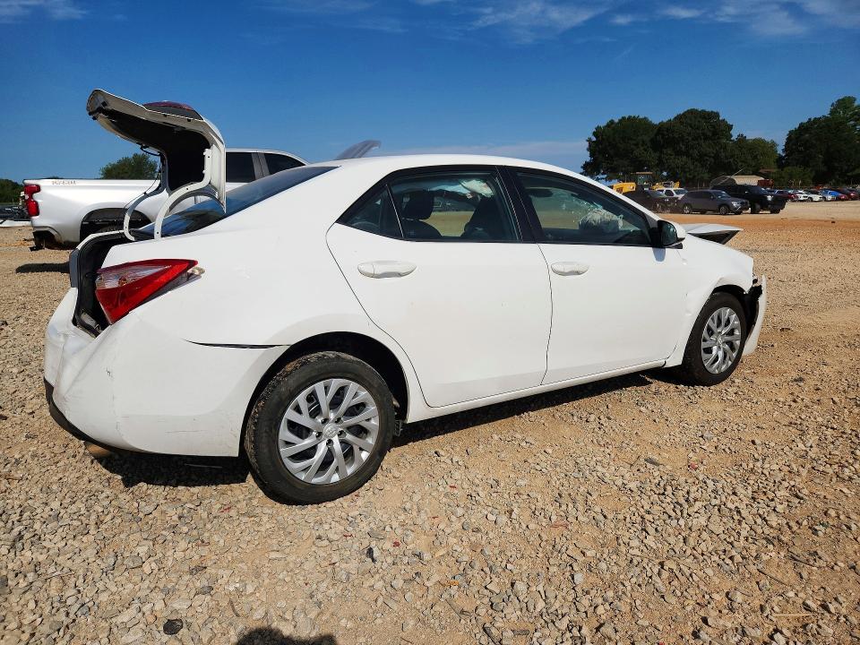 Продаж на аукціоні авто 2018 Toyota Corolla, vin: 5YFBURHE5JP850201, номер лоту: 65694076
