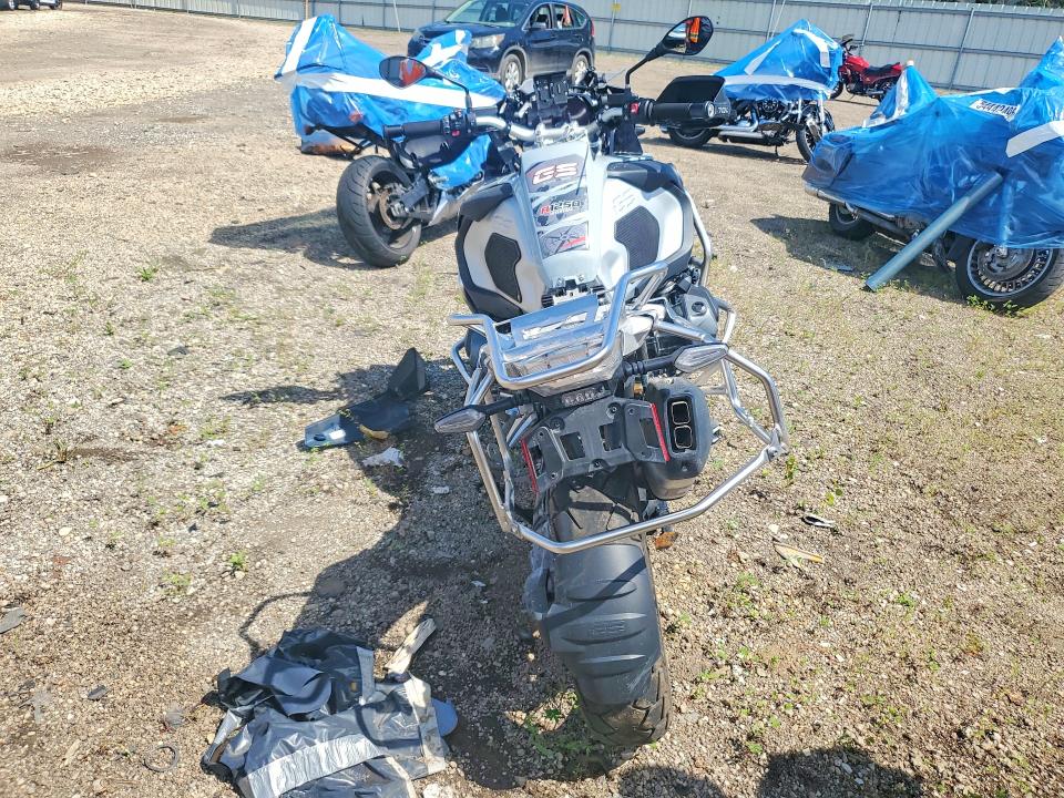 64750286 :رقم المزاد ، WB10M1304P6H78900 vin ، 2023 Bmw R 1250 مزاد بيع