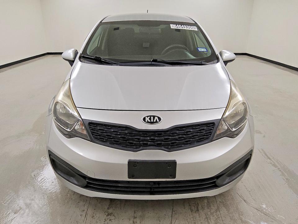 64649306 :رقم المزاد ، KNADM4A35F6428574 vin ، 2015 Kia Rio مزاد بيع