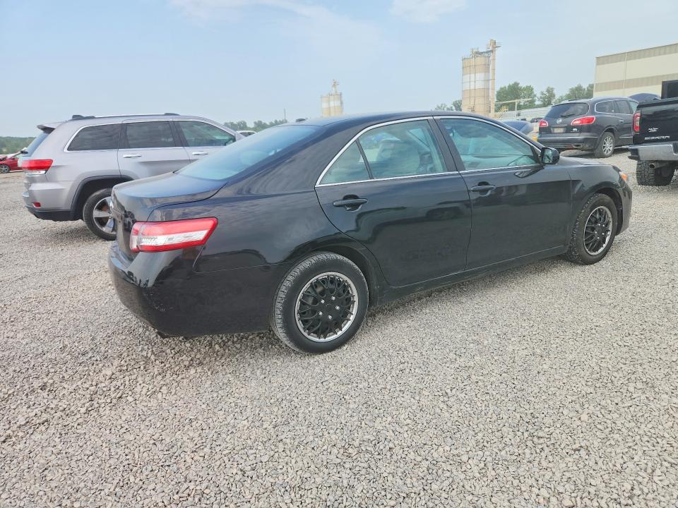 63928296 :رقم المزاد ، 4T4BF3EK3BR103266 vin ، 2011 Toyota Camry مزاد بيع