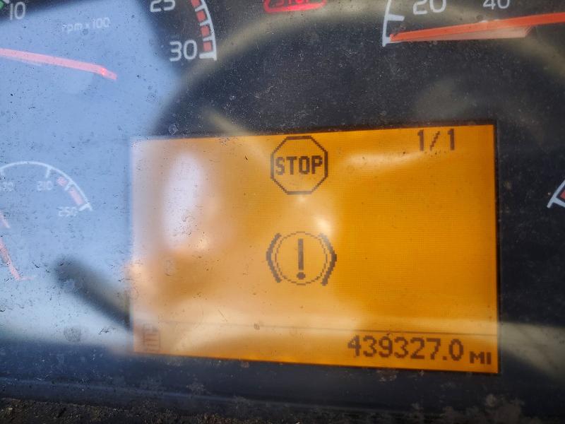 Продажа на аукционе авто 2004 Volvo Vhd, vin: 4V5KC9GF54N352496, номер лота: 65636976