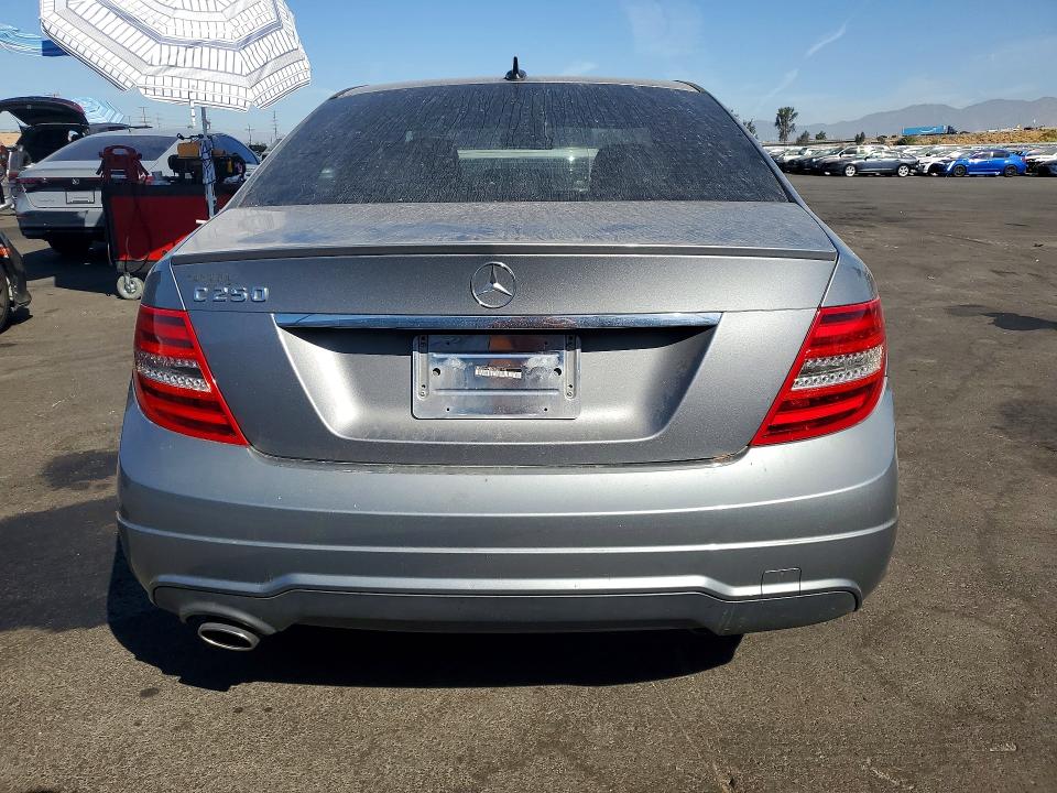 2012 Mercedes-benz C მანქანა იყიდება აუქციონზე, vin: WDDGF4HB6CR201191, აუქციონის ნომერი: 65877136