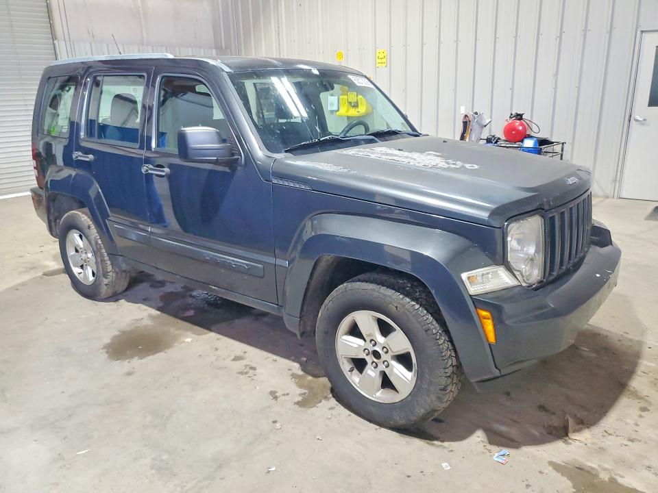 63573036 :رقم المزاد ، 1J4PN2GKXBW565384 vin ، 2011 Jeep Liberty مزاد بيع
