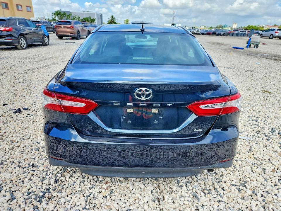 64371356 :رقم المزاد ، 4T1C11AK9LU987674 vin ، 2020 Toyota Camry مزاد بيع